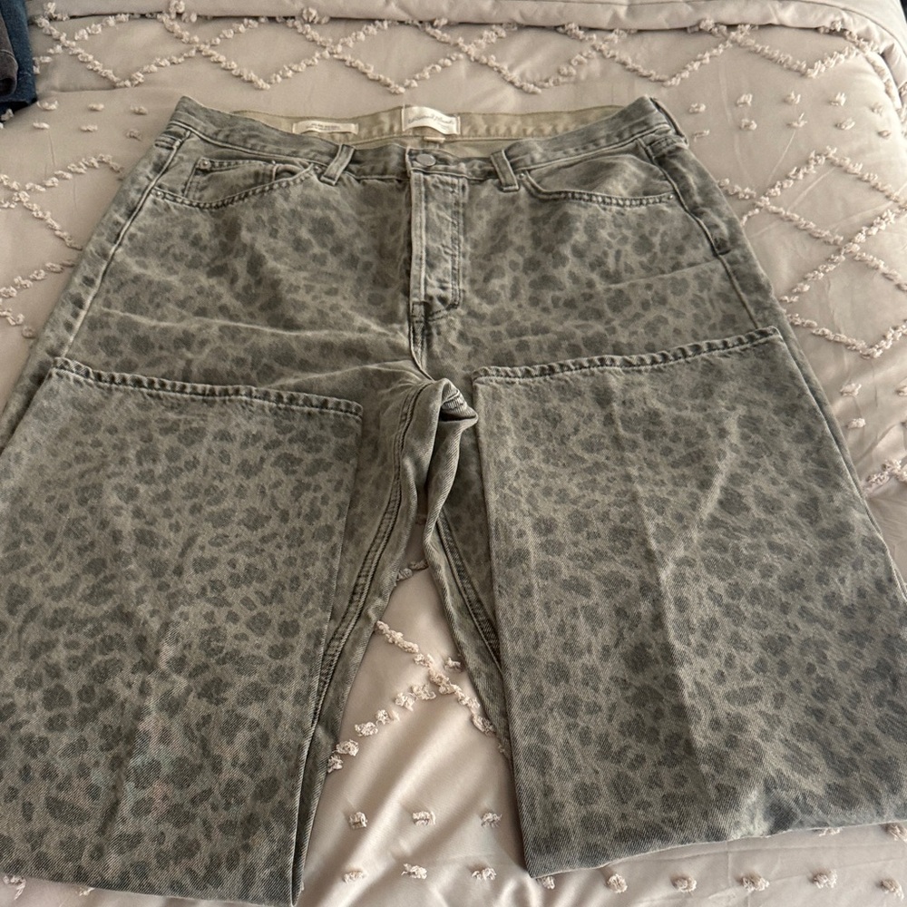 Universal Thread Gray Leopard Print Flare Jeans
